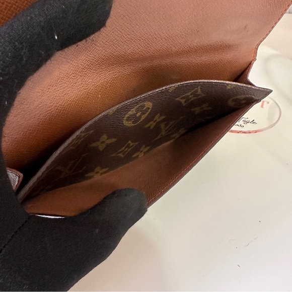 S⭕️LD. Vintage Louis Vuitton Wallet - Picture 10 of 11